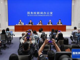 广电总局：对短剧中群众反映强烈的“雷人”剧情、“霸总”人设等问题，及时进行纠偏