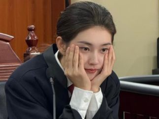 短剧《盛夏芬德拉》女主郭宇欣,直播4次否认 “退圈短剧”!