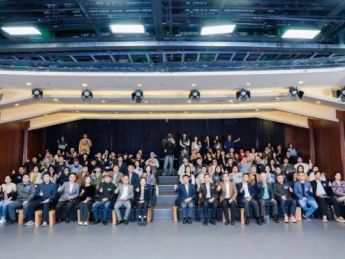 上海影协主席郑大圣谈微短剧:价值不在于时长,而是内容质量