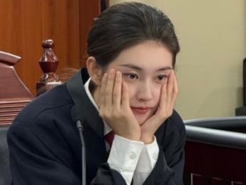 短剧《盛夏芬德拉》女主郭宇欣，直播4次否认 “退圈短剧”！