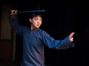 无戏可拍的“腿部男演员”，靠爆火短剧“翻身”？