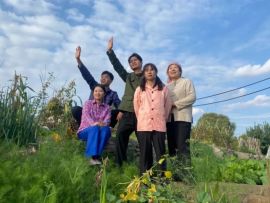 乡村短剧的“政策+”时代：“土味短剧”50亿播放量的实践路径