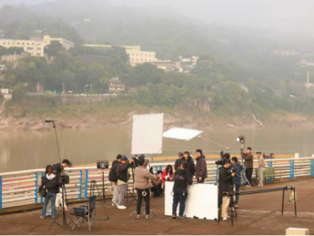 山城短剧狂飙：从“工业竖店”到“内容之都”的进阶之路